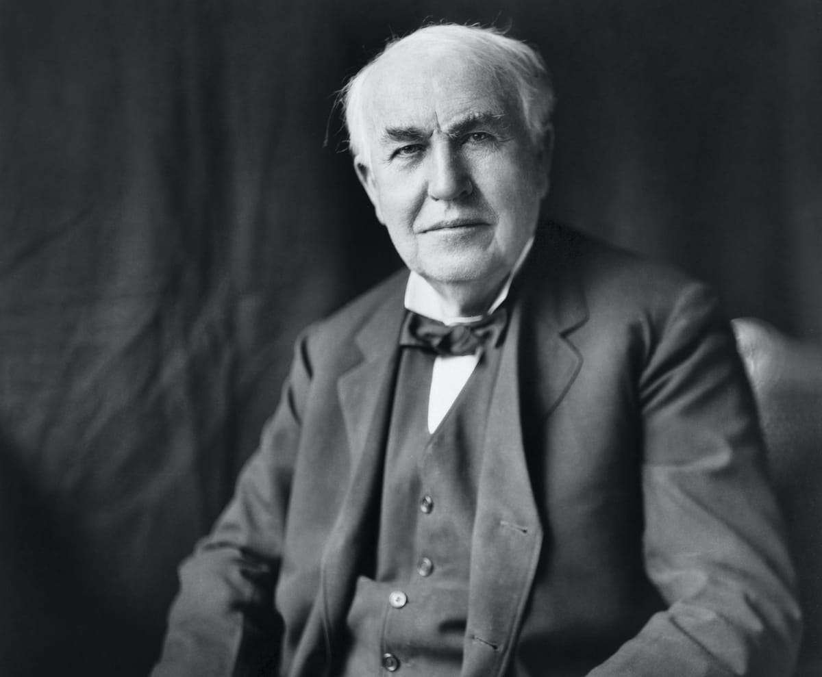 How many patents did Thomas Edison hold by the time he died?